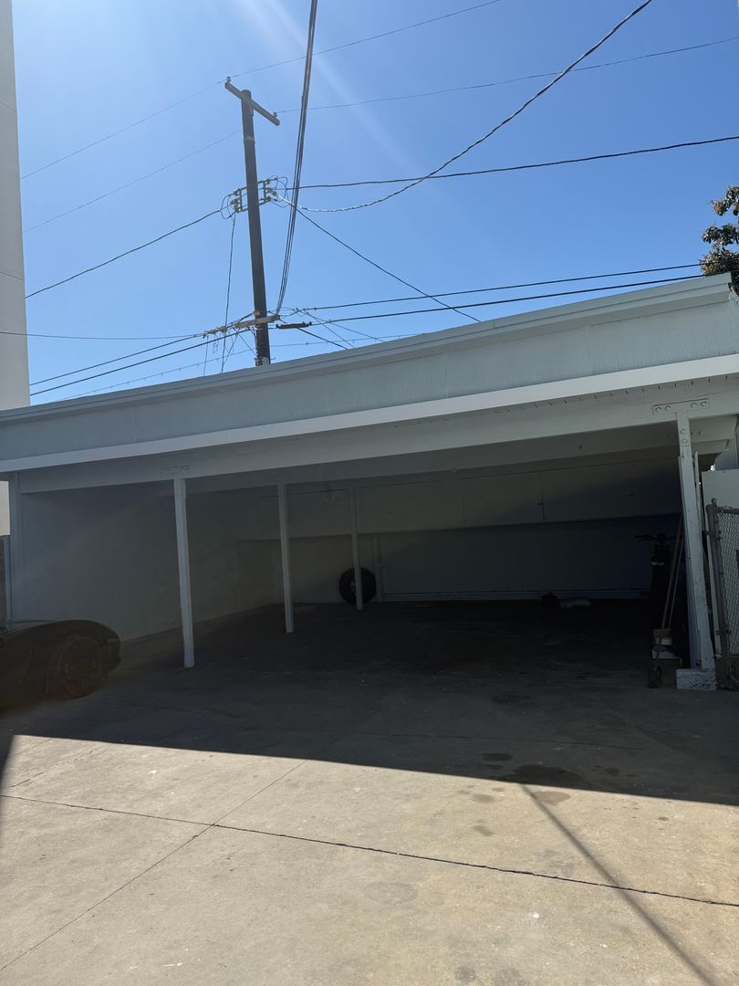 Los Angeles Apartment: 3527 Chesapeake Ave