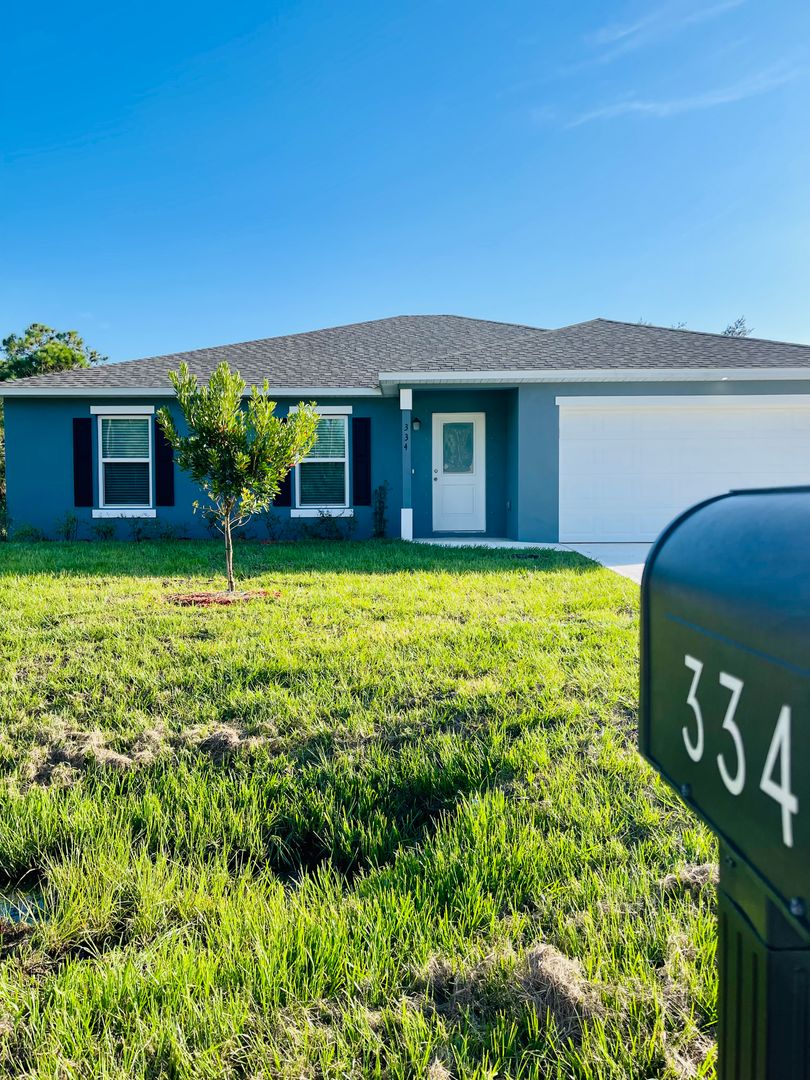 Palm Bay House: 334 Frederick Street SW