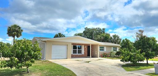 Adorable Fruit Filled Rental 3/2 with Large Flex Family Room- Banana River Drive, Merritt Island Florida – photo 1