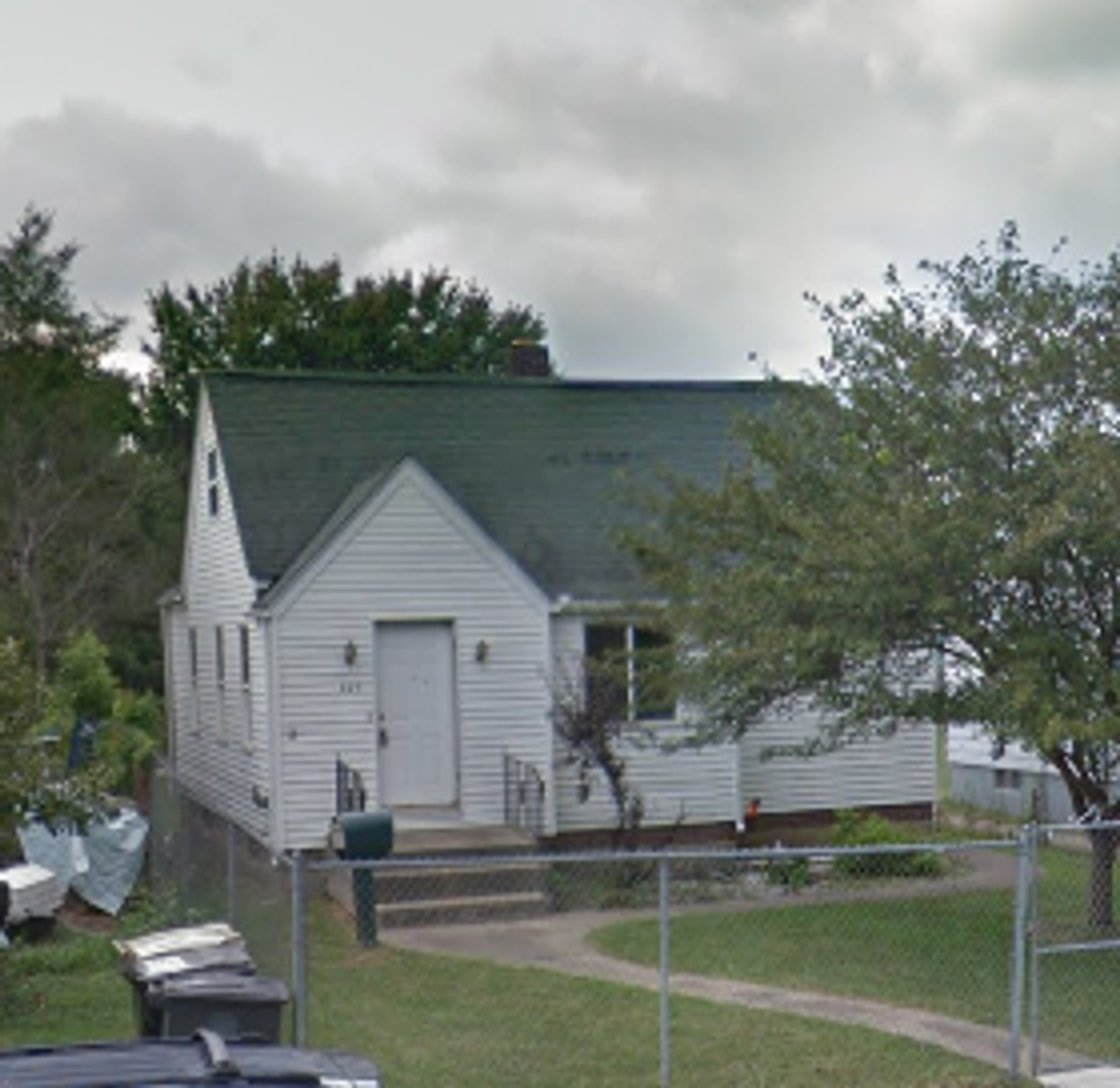 South Bend House: 421 S Lake St