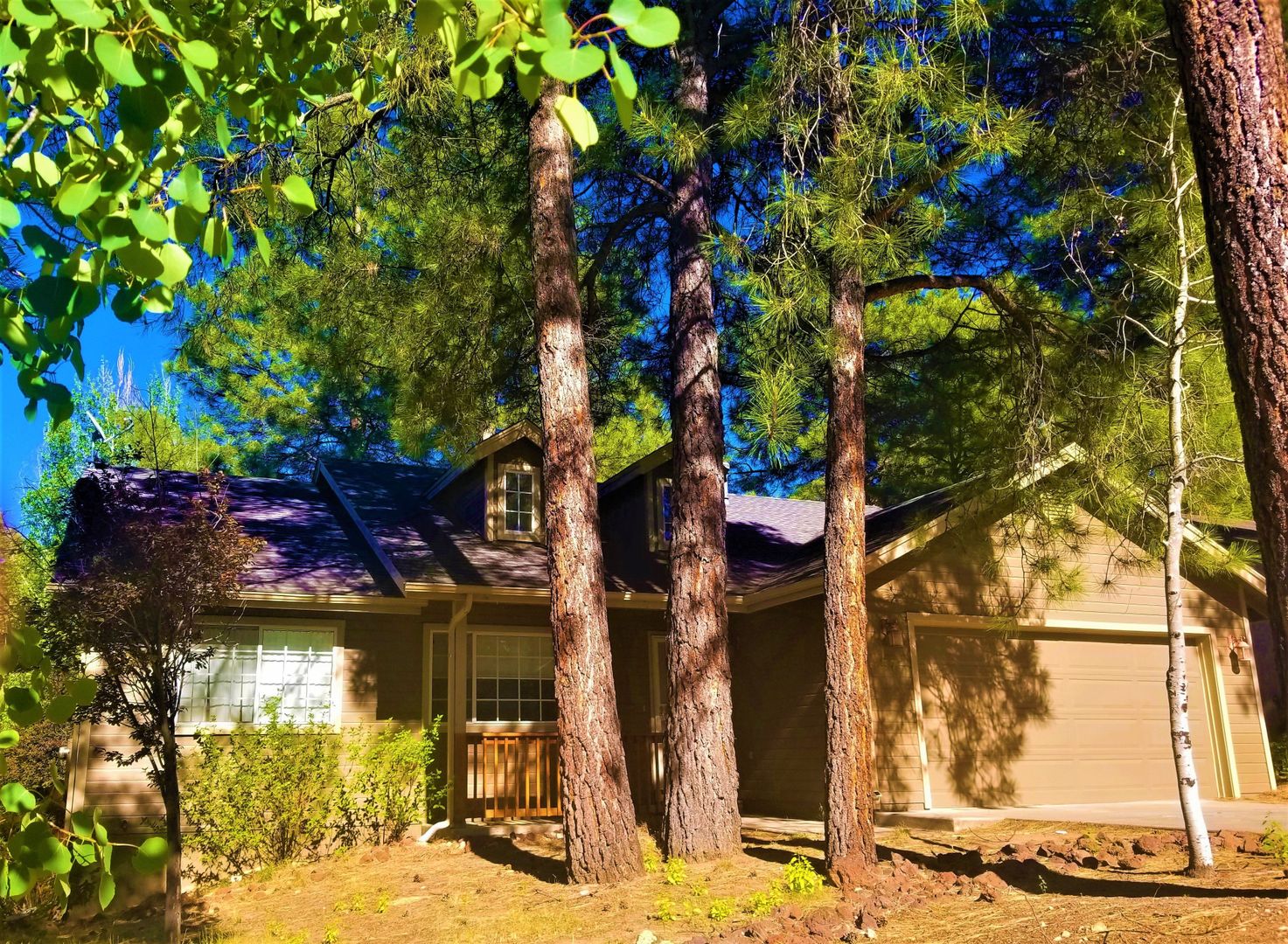 Flagstaff House: 57 E Mohawk Dr