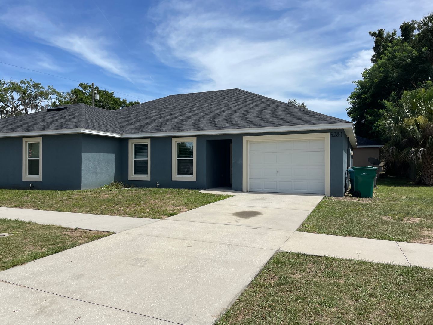 Eustis Apartment: 528 E Citrus Ave