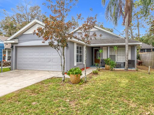 3 Bedroom 2 Bath House for Lease close to the 429 for easy commute.