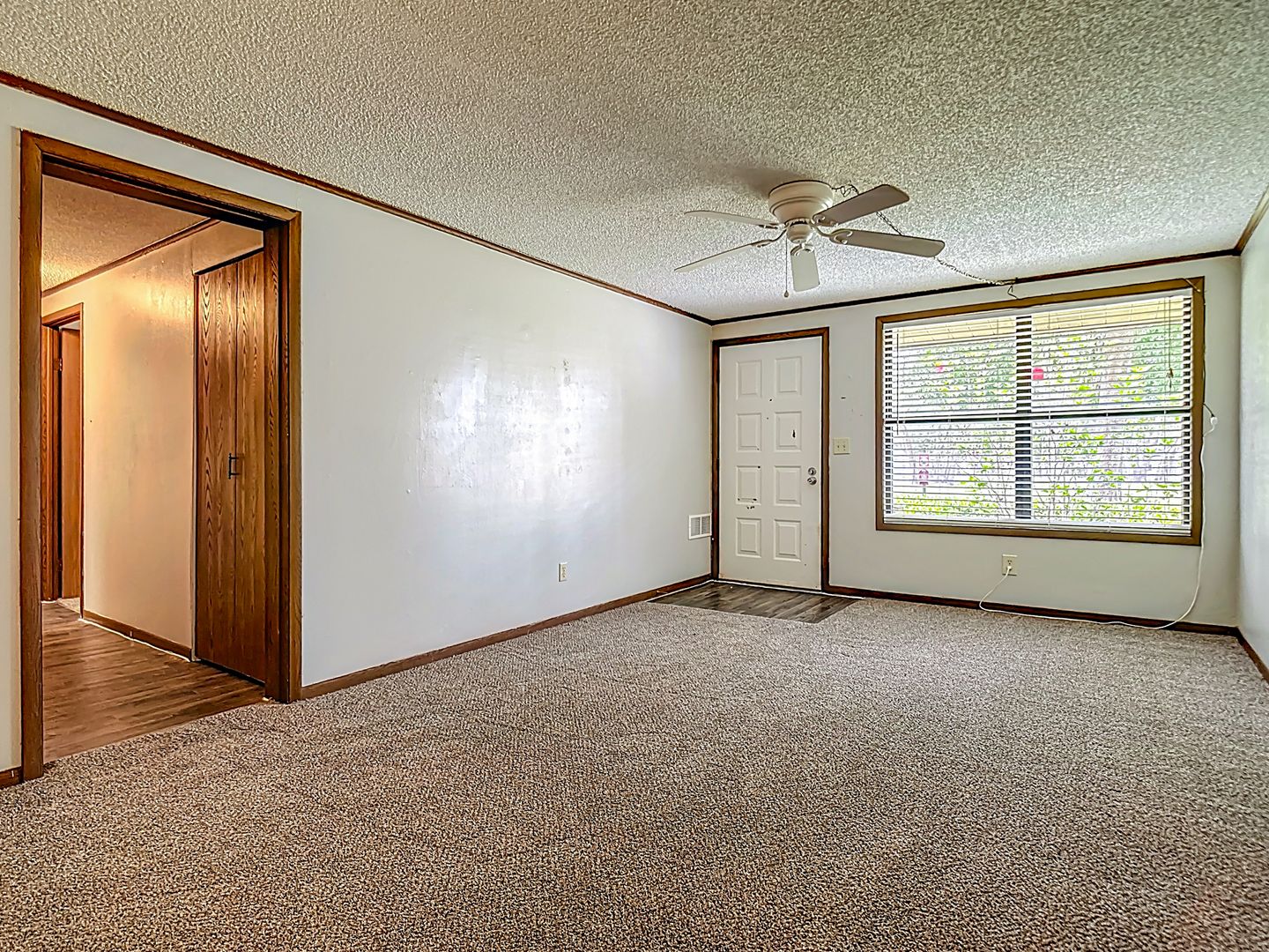 Eustis Apartment: 611 Mount Homer Rd