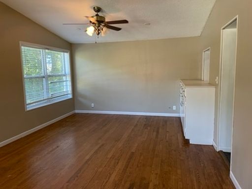 3/1 Upstairs Apartment Now Available In Eustis!