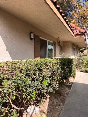 Ventura - Single story, three bedroom, two bathroom Parkside condo. – photo 1