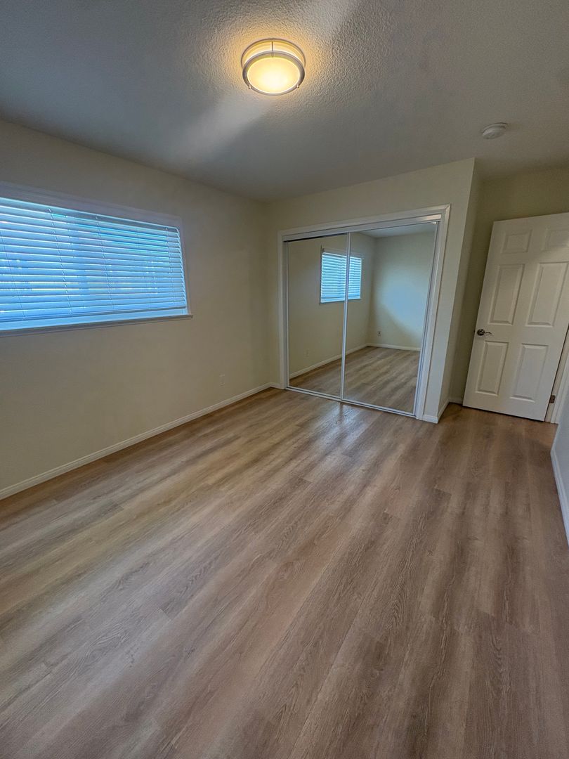 Oxnard Apartment: 235 Wolff Street