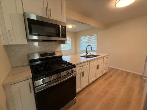 Oxnard - Single story, ground floor two bedroom, one bathroom apartment! – photo 1