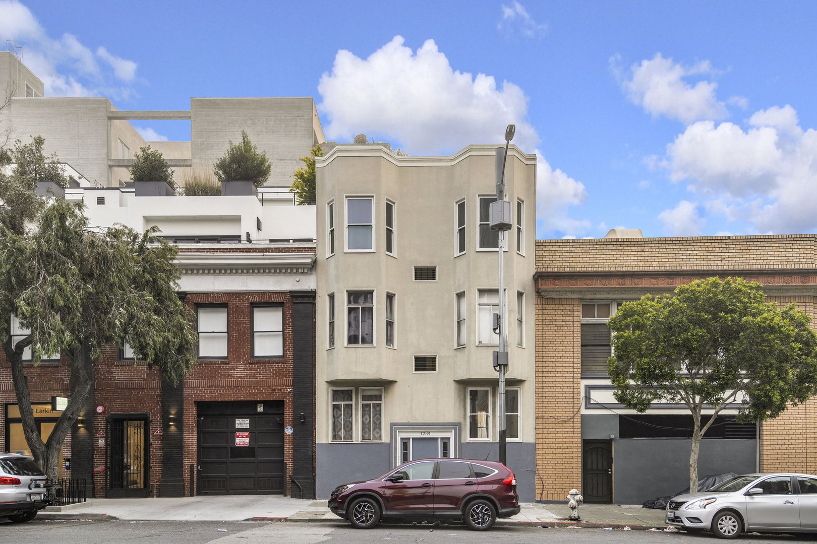 San Francisco Apartment: 1234 Larkin Street