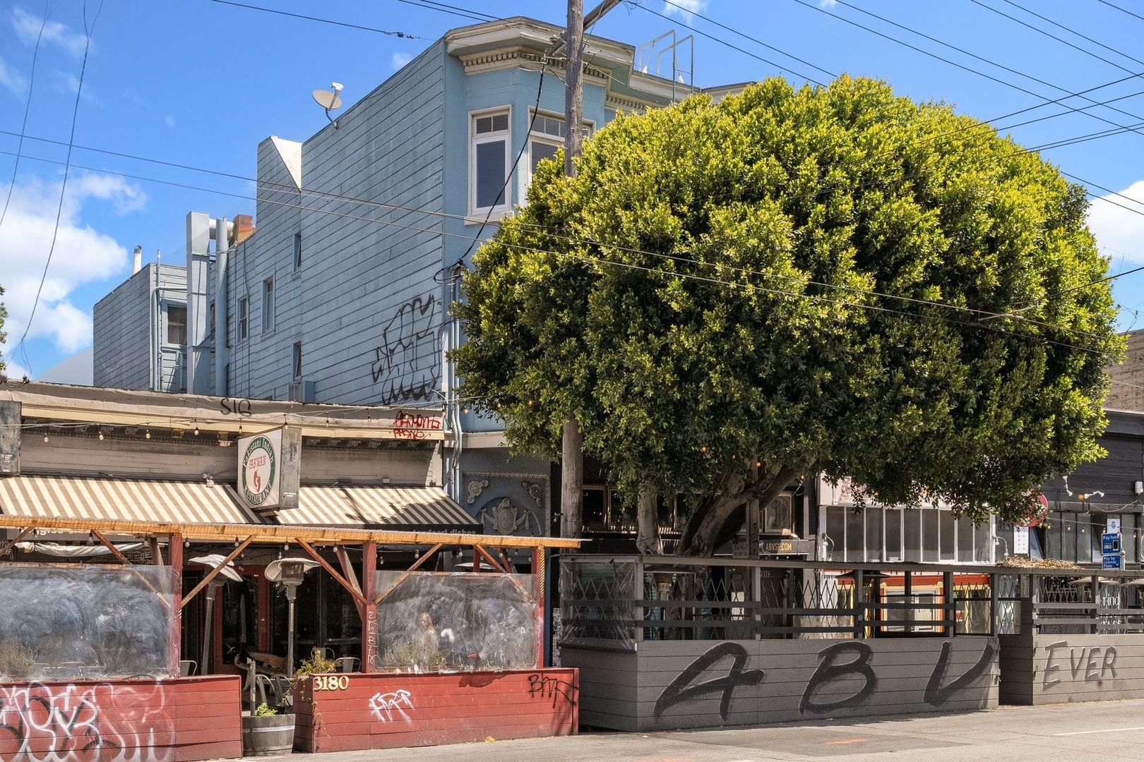 San Francisco Apartment: 3178 16th Street