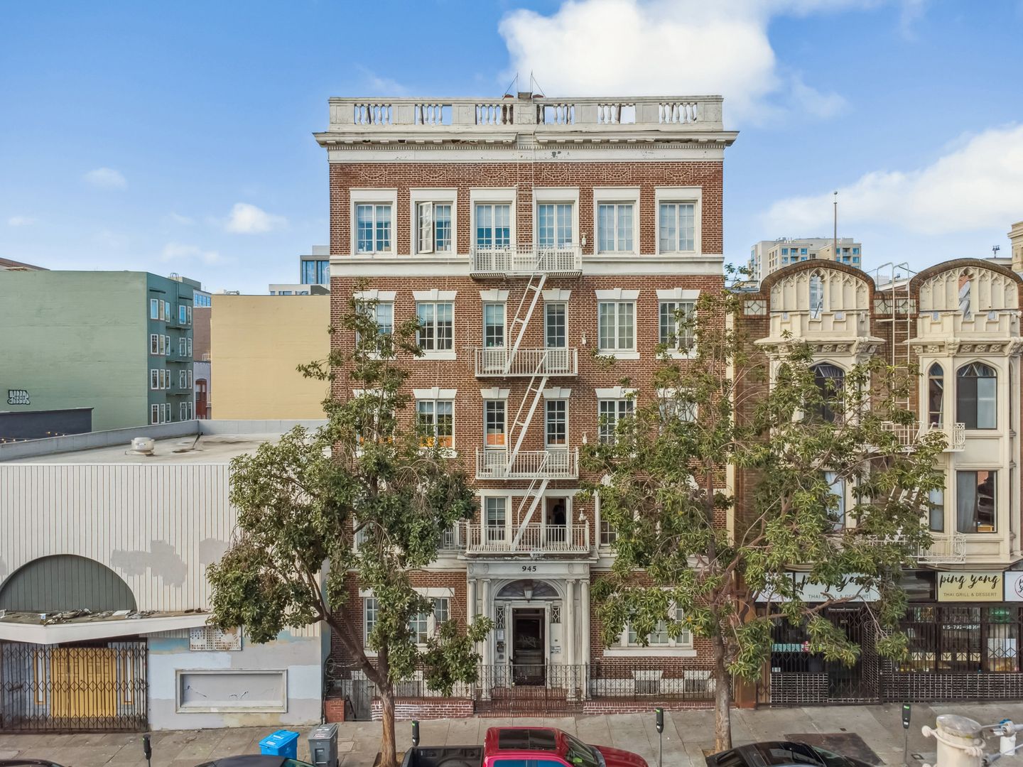 San Francisco Apartment: 945 Larkin Street