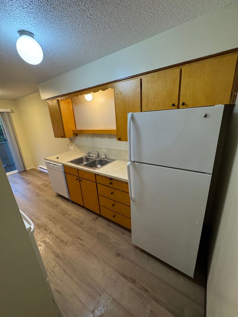 McMinnville Apartment: 700 NW 12th St