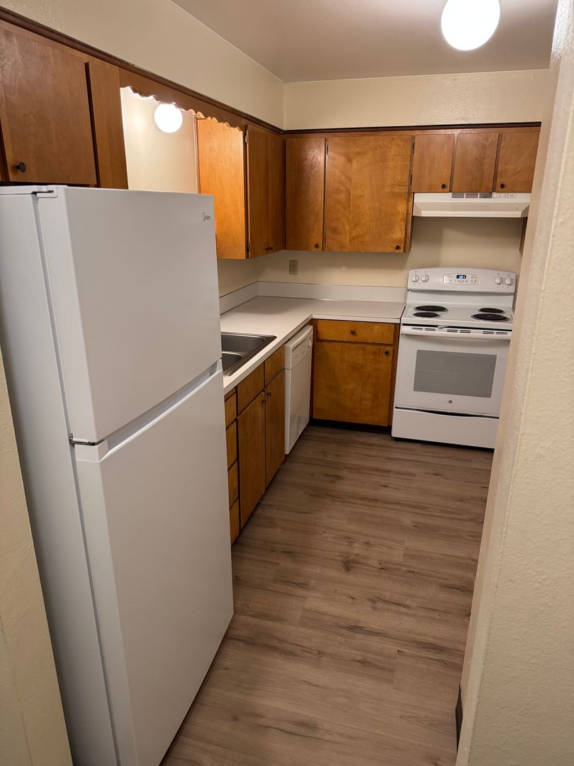 McMinnville Apartment: 700 NW 12th St