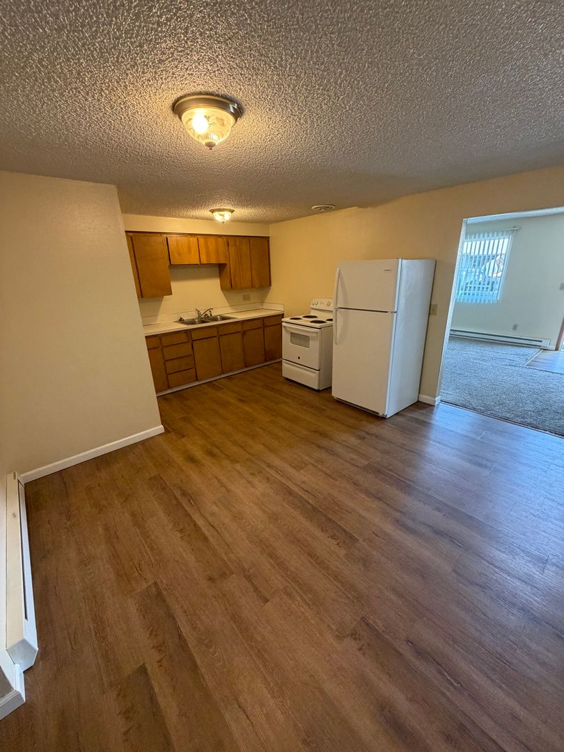 McMinnville Apartment: 1795 NW 2nd St