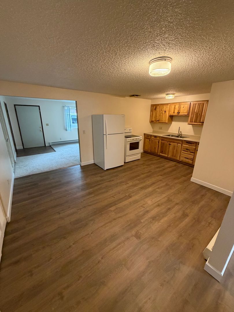 McMinnville Apartment: 1795 NW 2nd St