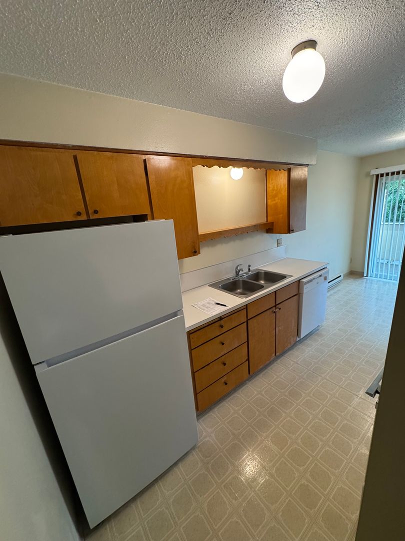 McMinnville Apartment: 700 NW 12th St