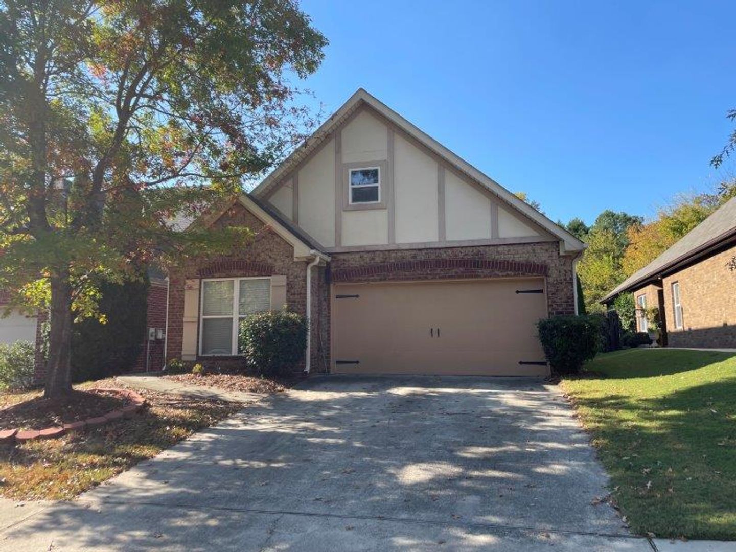 Birmingham House: 272 Oxmoor Place