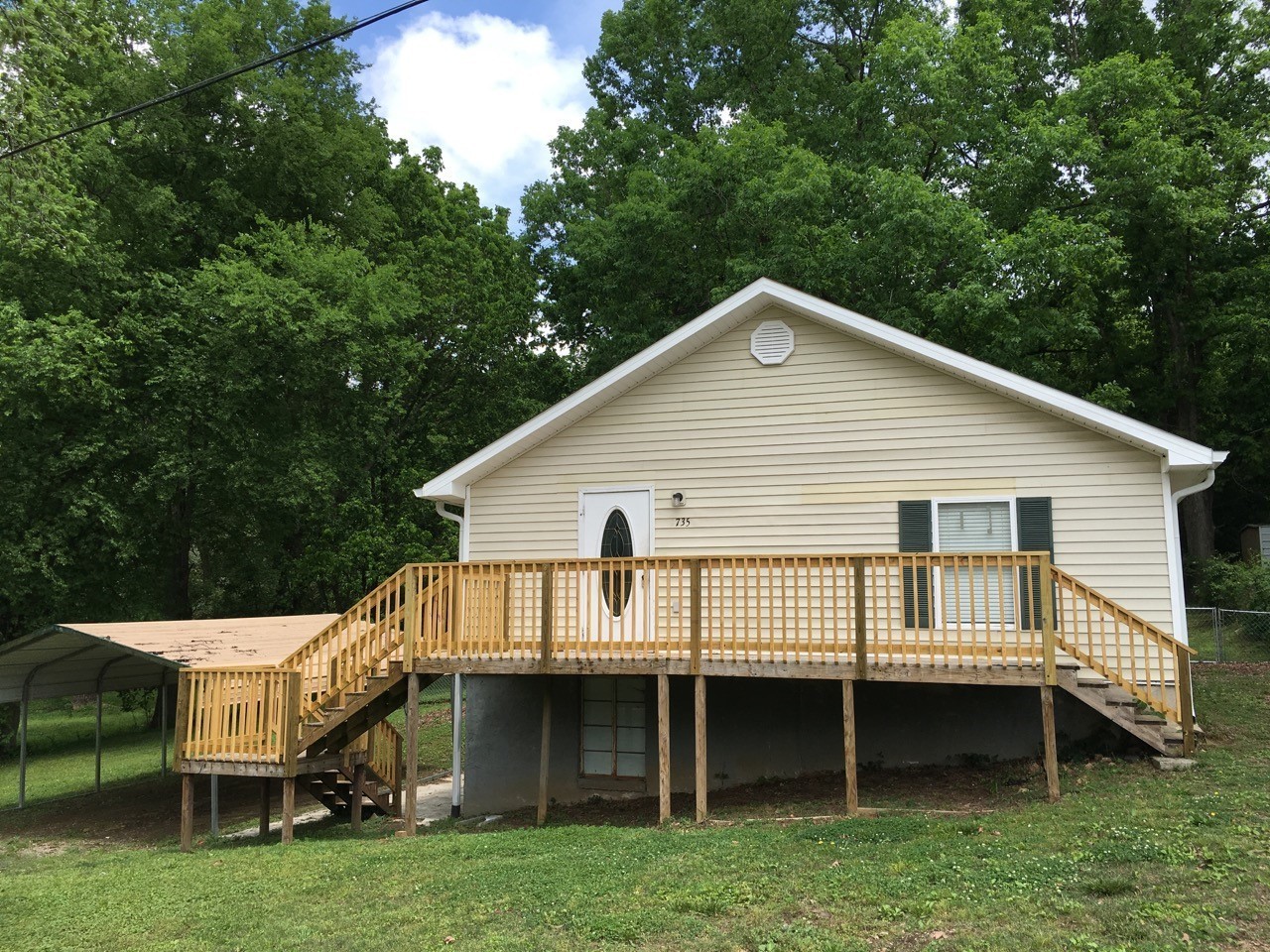 Leeds House: 1735 Bethel St