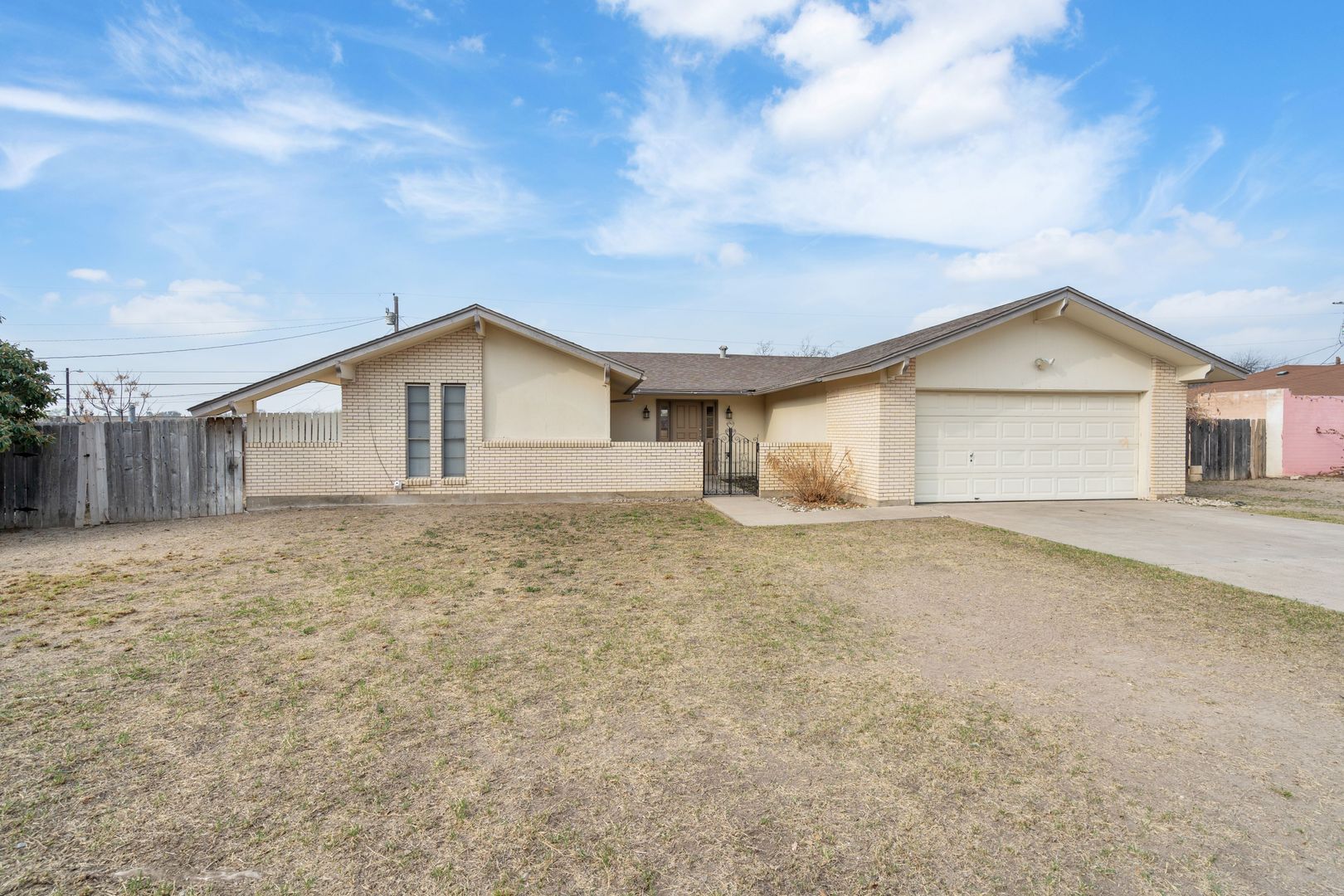 Del Rio House: 219 Elizabeth Dr.