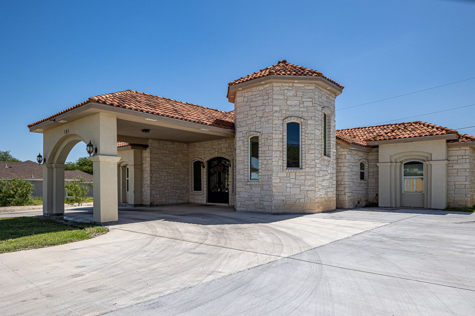 Del Rio House: 101 Margaret Ln