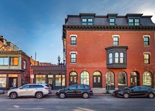 Prime Boston Retail Location – High Foot Traffic at 784 Tremont St – photo 1
