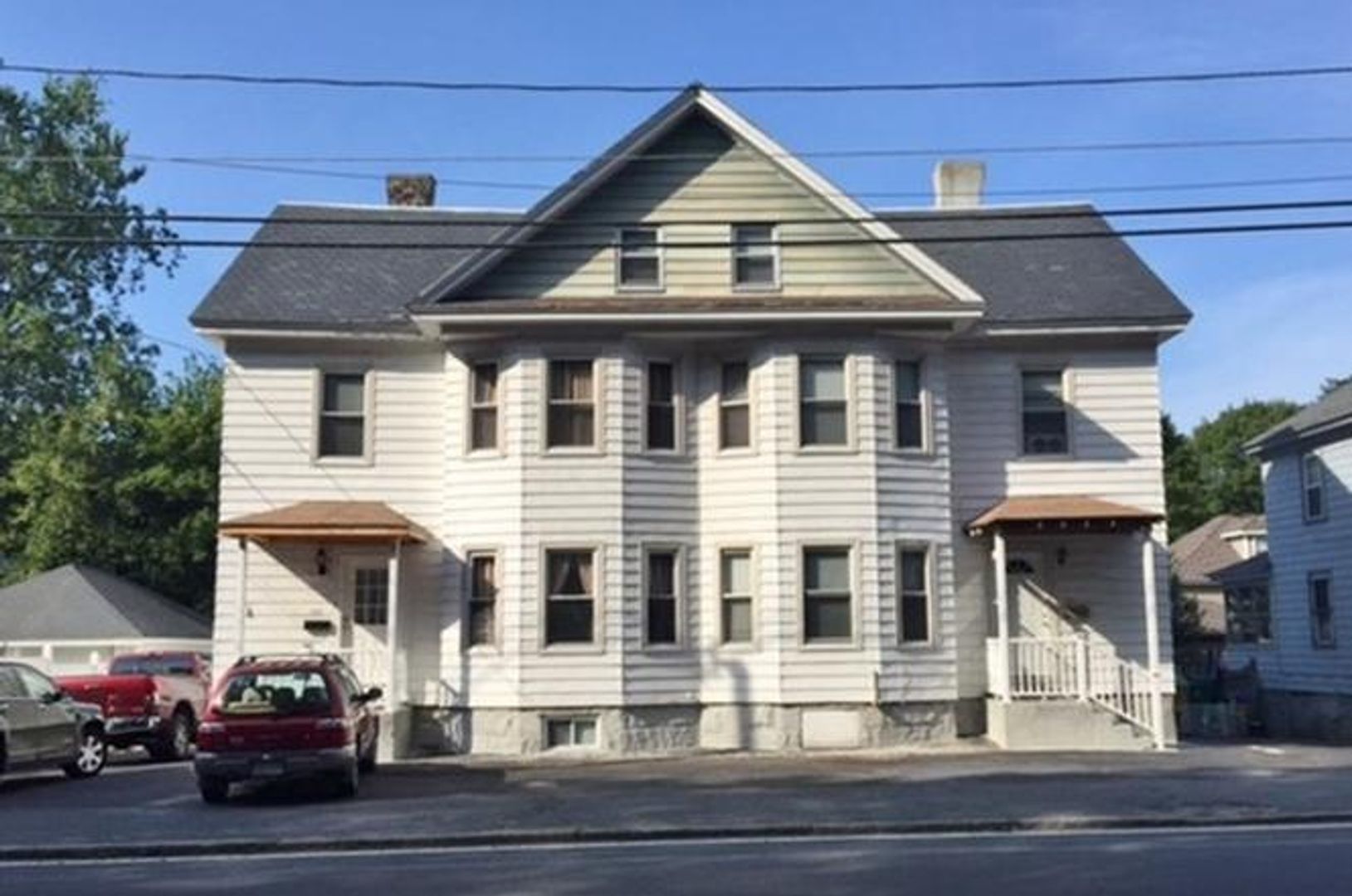 Lowell Apartment: 325 Rogers St
