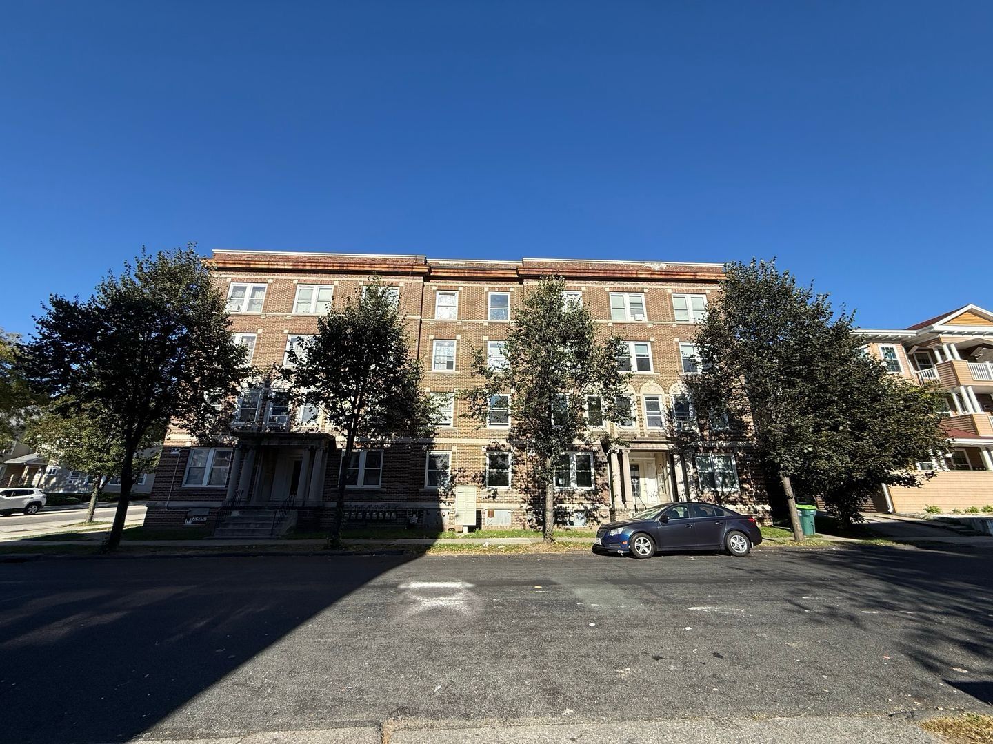 Worcester Apartment: 1 Hitchcock Road