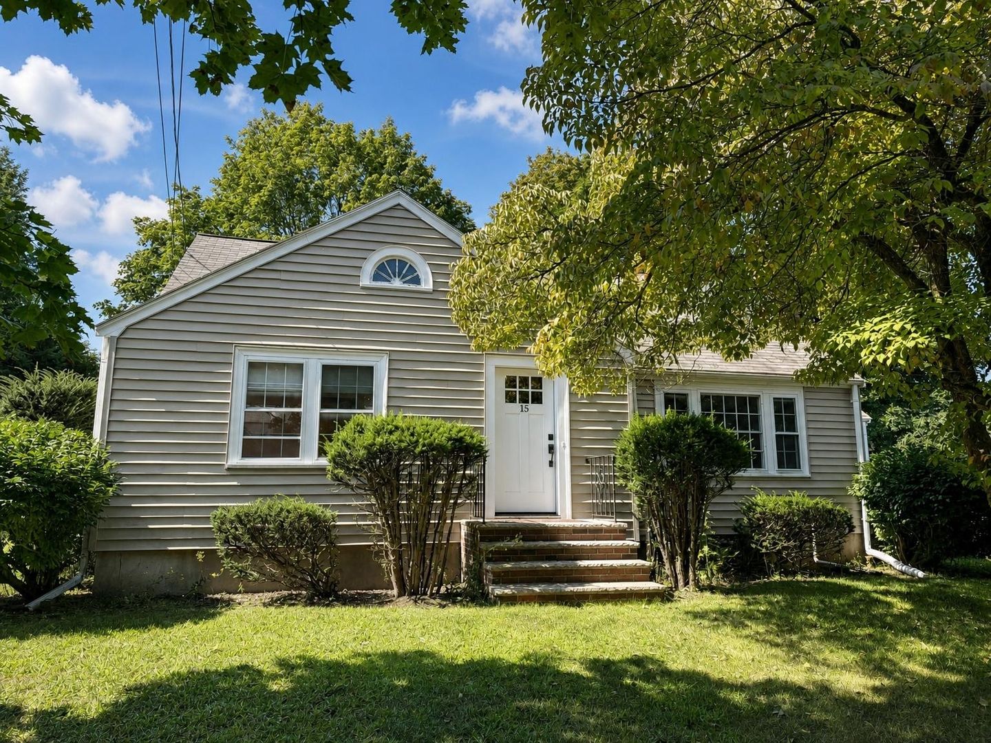Beverly House: 15 Elnew Ave