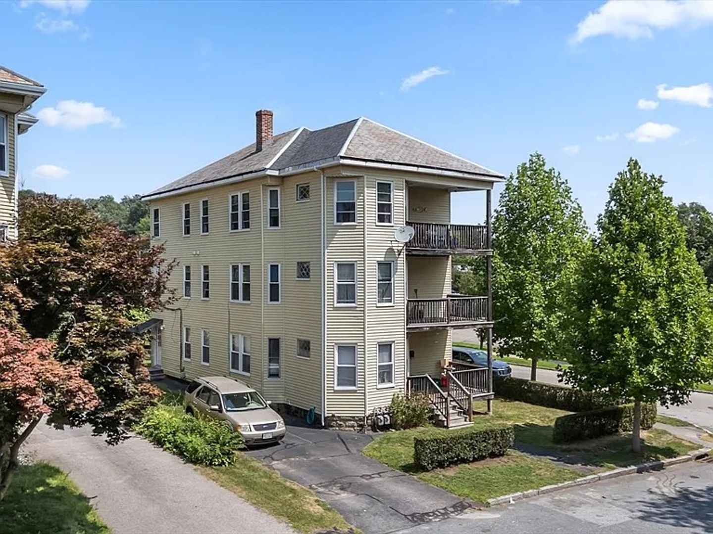 Worcester Apartment: 97 Courtland St