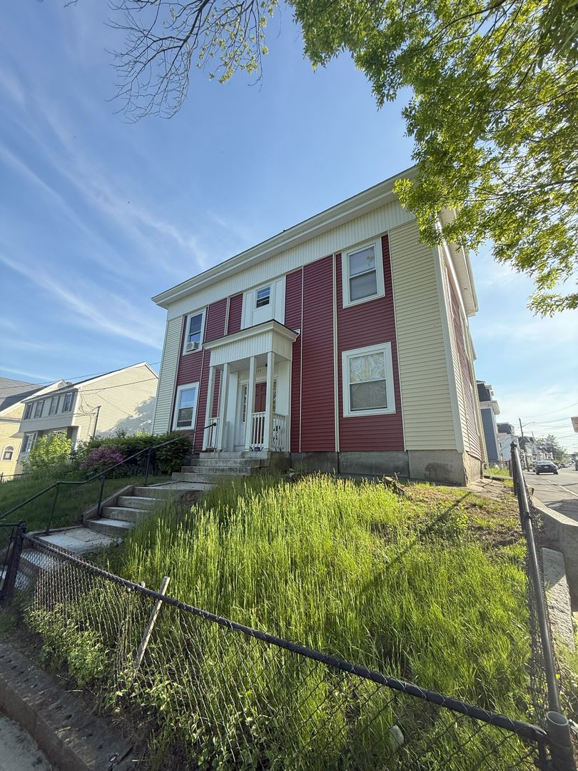 Lowell Apartment: 426 Fletcher St