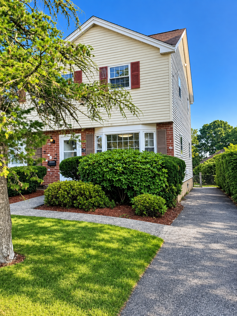 Lawrence House: 238 Mount Vernon St - 238