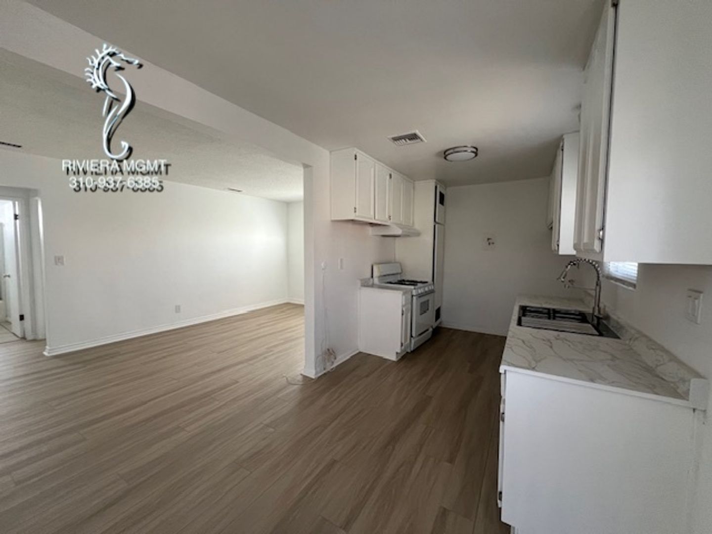 INGLEWOOD Apartment: 514 S. GREVILLEA AVE
