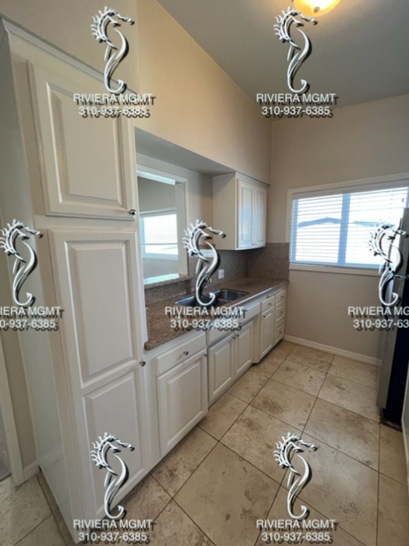 Redondo Beach Apartment: 1708 Esplanade