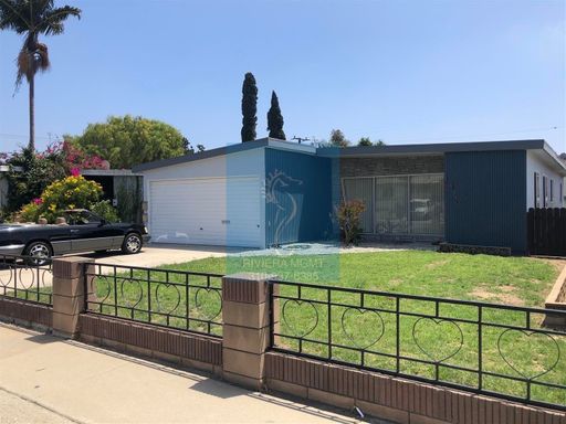 Redondo Beach 3 bed 1 ¾ bath with garage & washer-dryer hookups. – photo 1