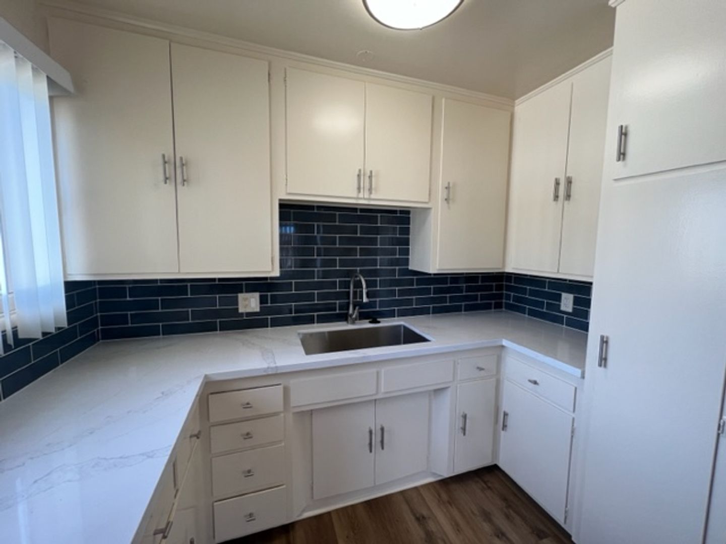 Redondo Beach Apartment: 1606 Esplanade