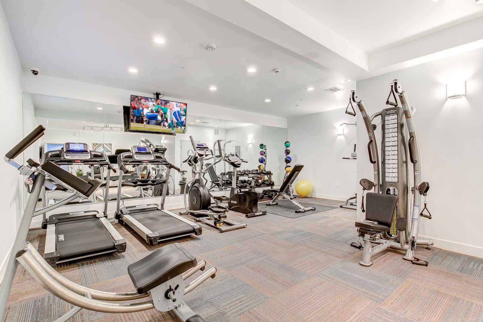 Gym at MODERNO (3 of 3)