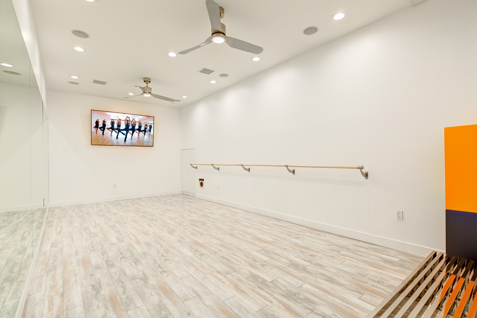 Gym at MODERNO East (2 of 4)