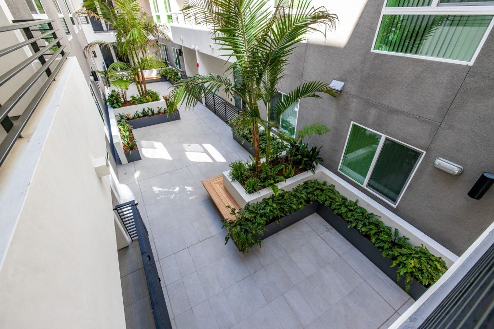 MODERNO NOHO West 5 of 12