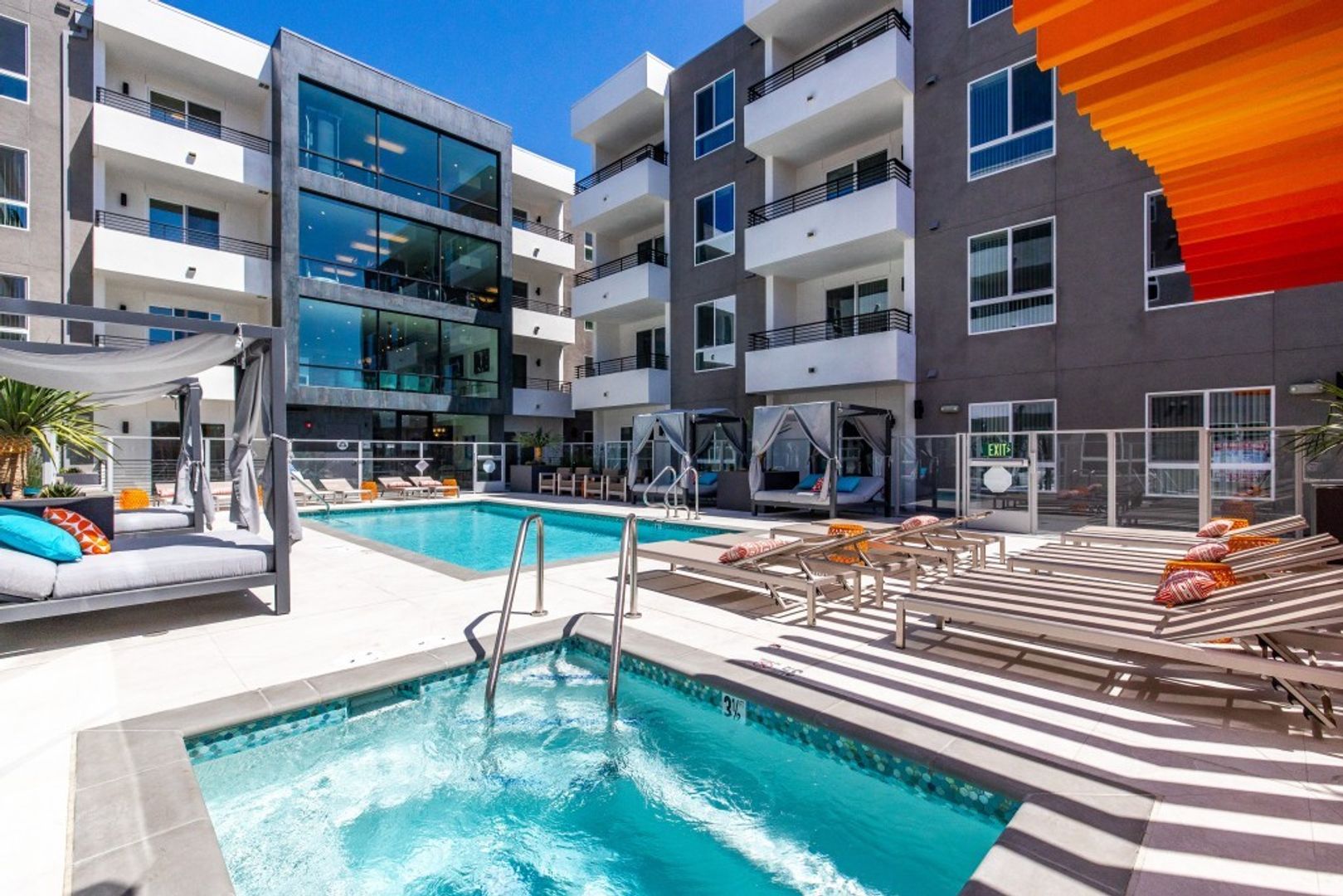 MODERNO NOHO West 7 of 12