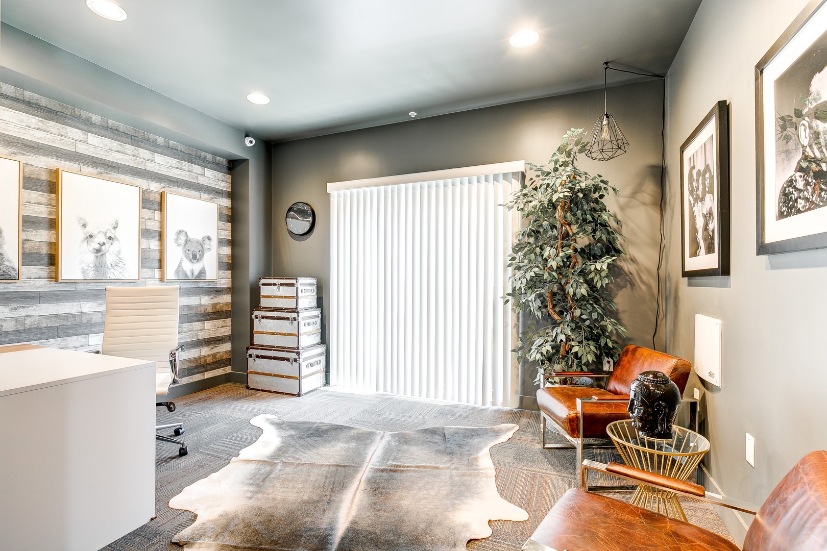 Work space at MODERNO East (4 of 7)