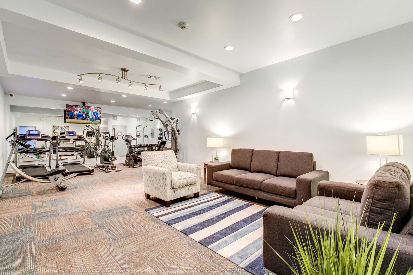 Gym at MODERNO (2 of 3)