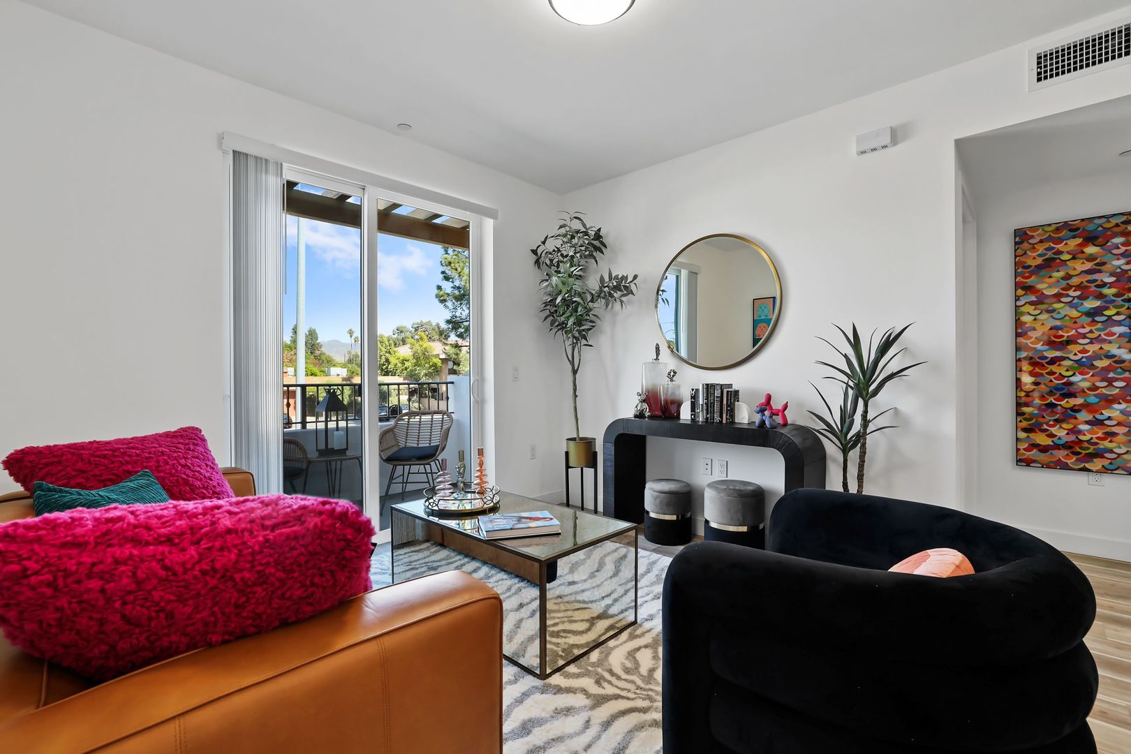 Granada Hills Apartment: 17454 Chatsworth St.