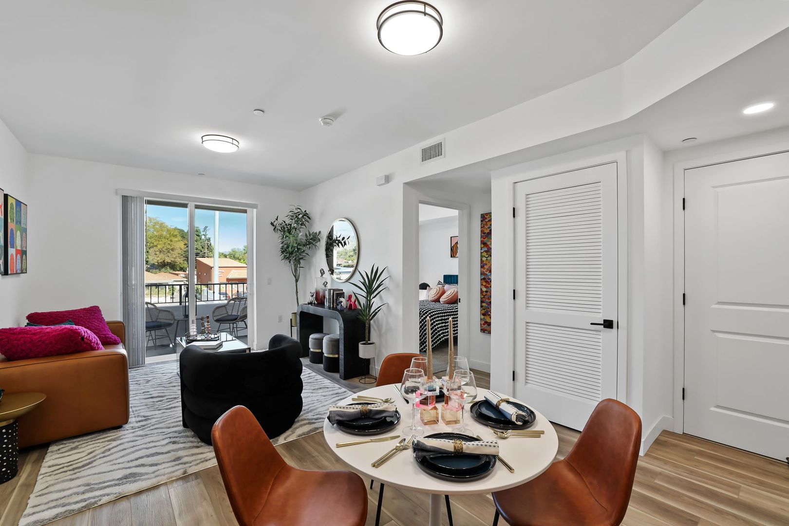 Granada Hills Apartment: 17454 Chatsworth St.