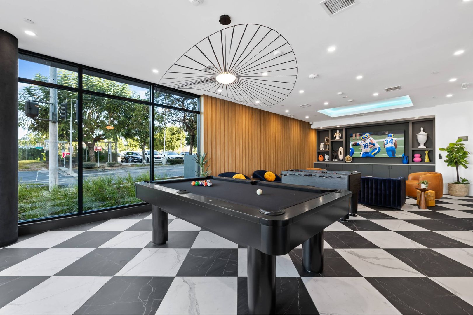 Game room at MODERNO Axis (4 of 7)