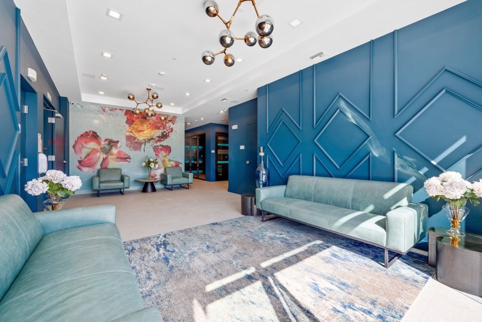 MODERNO NOHO West 3 of 12