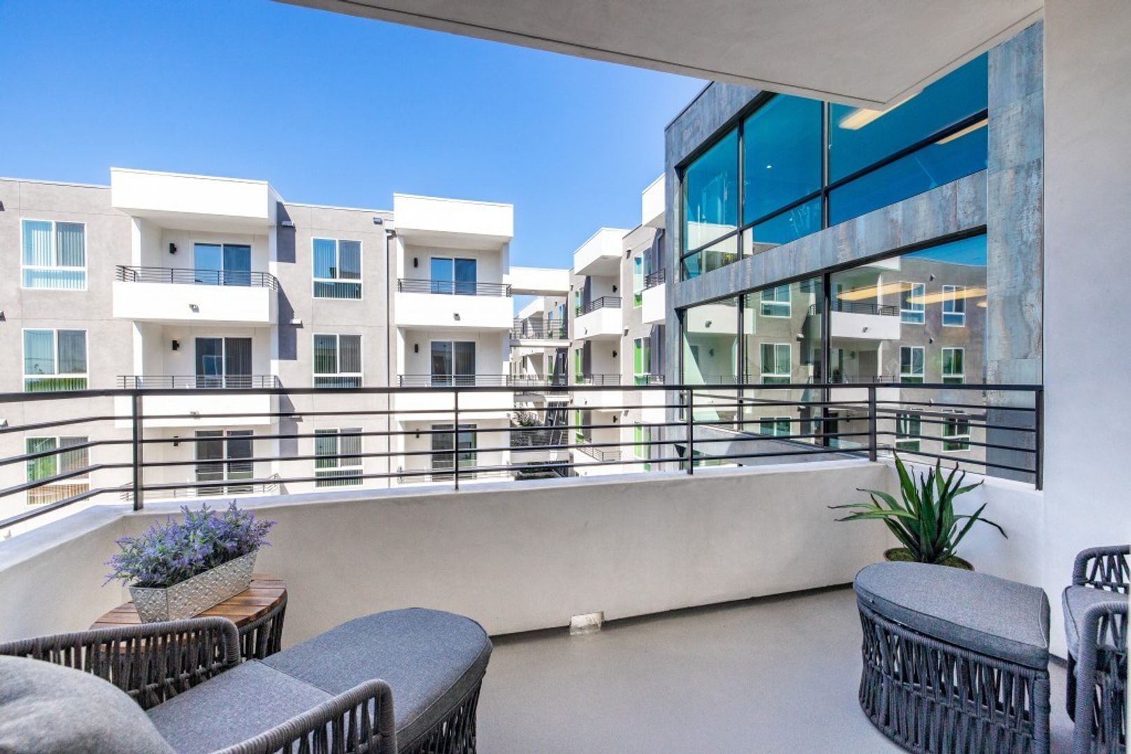 MODERNO NOHO West 8 of 12