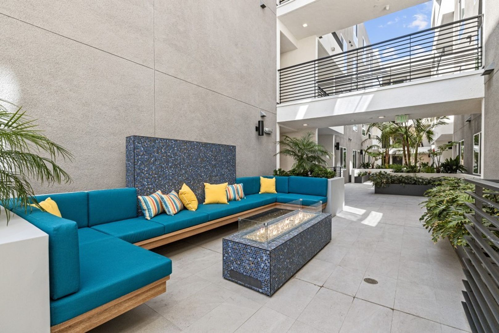 MODERNO NOHO West 6 of 12