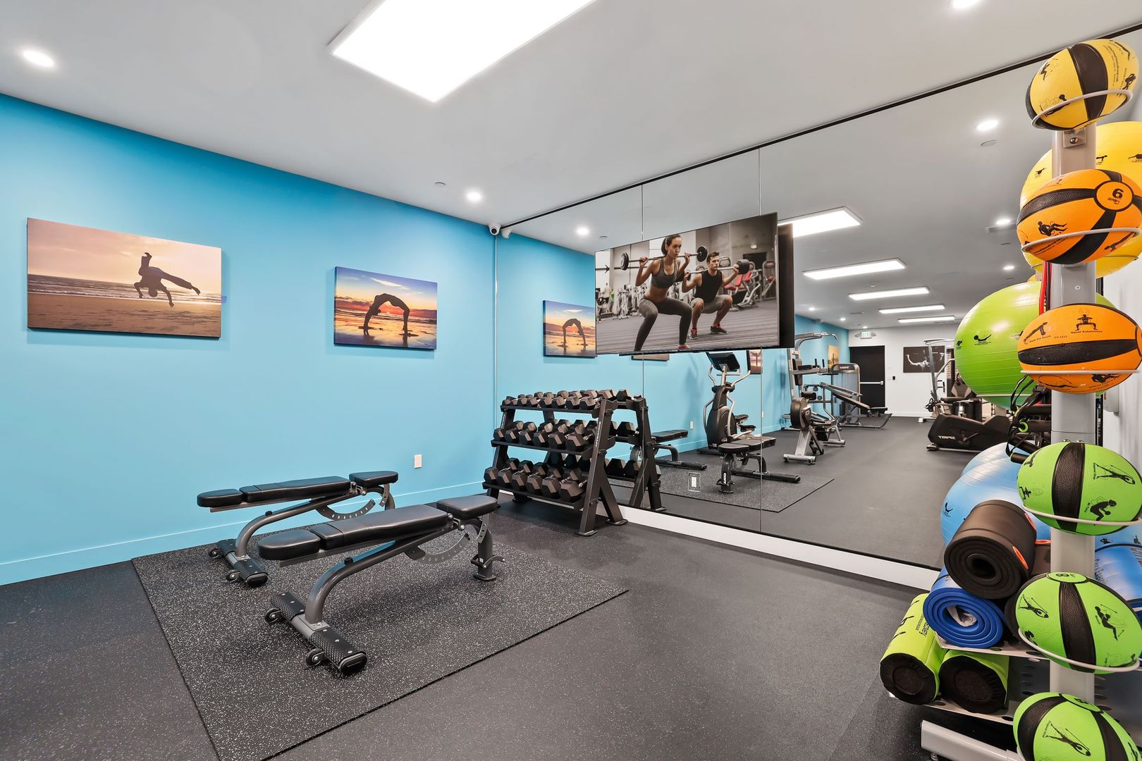 Gym at MODERNO La Granada (4 of 8)