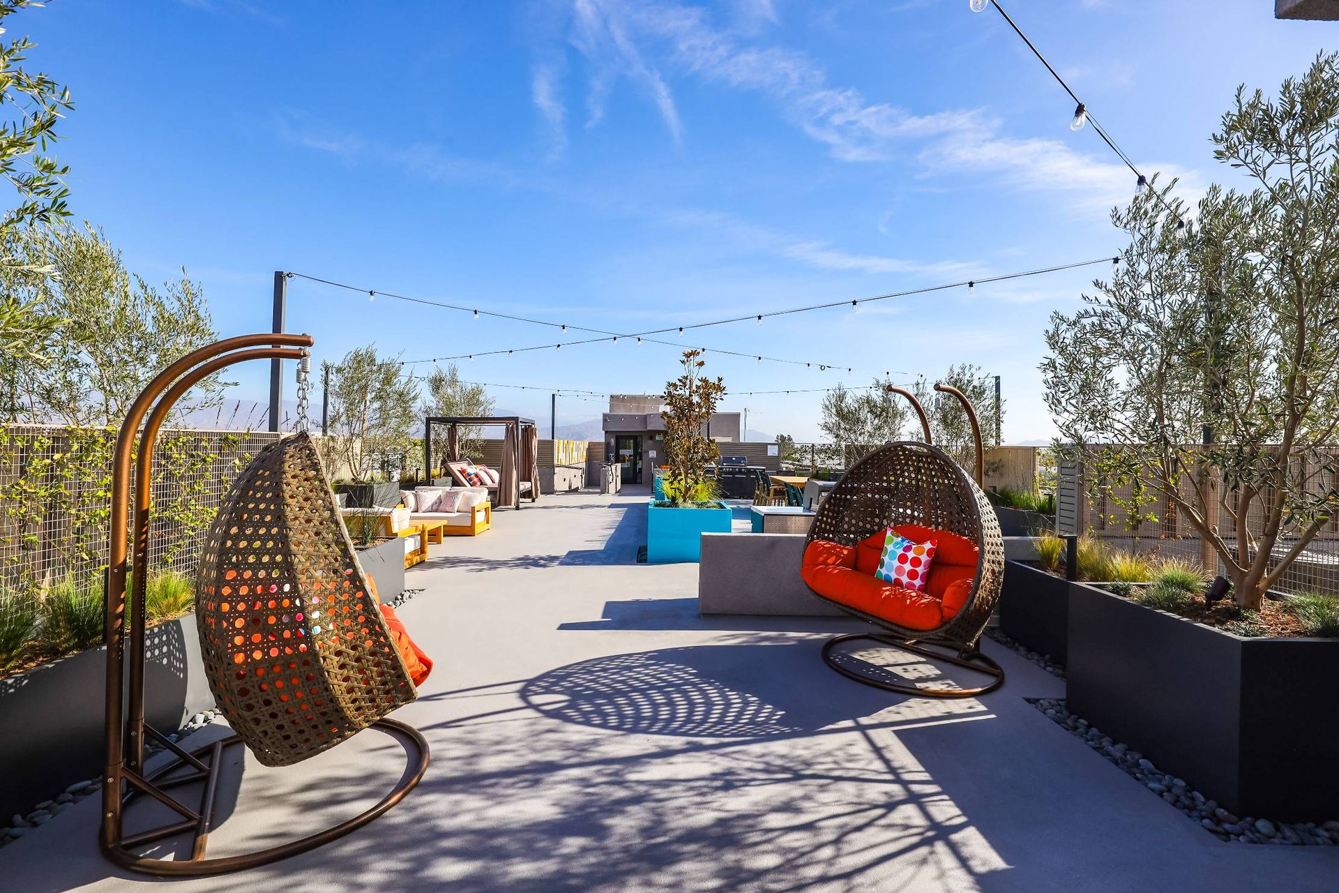 Roof deck at MODERNO Axis (3 of 8)