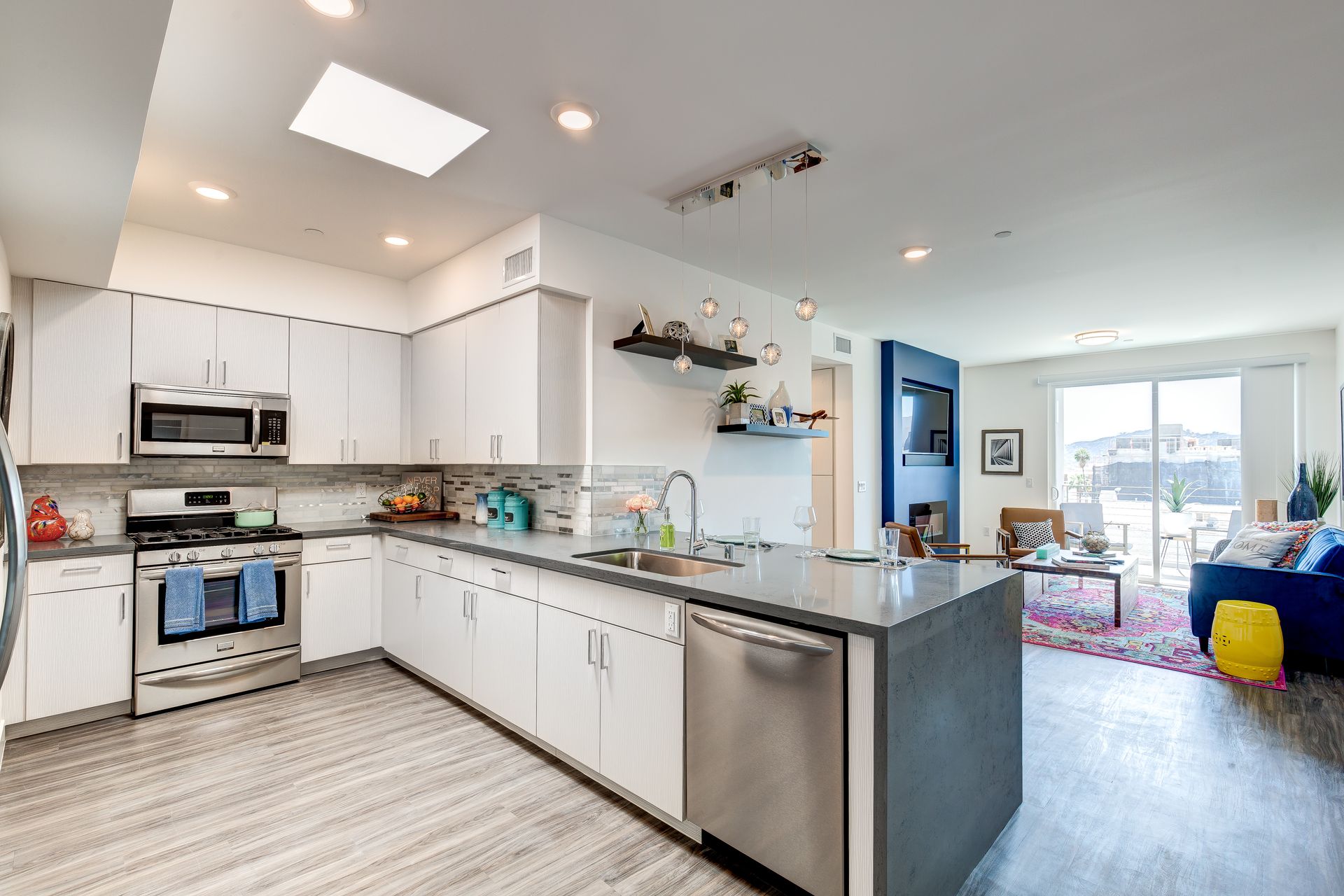 North Hollywood Apartment: 5555 Bonner Ave.
